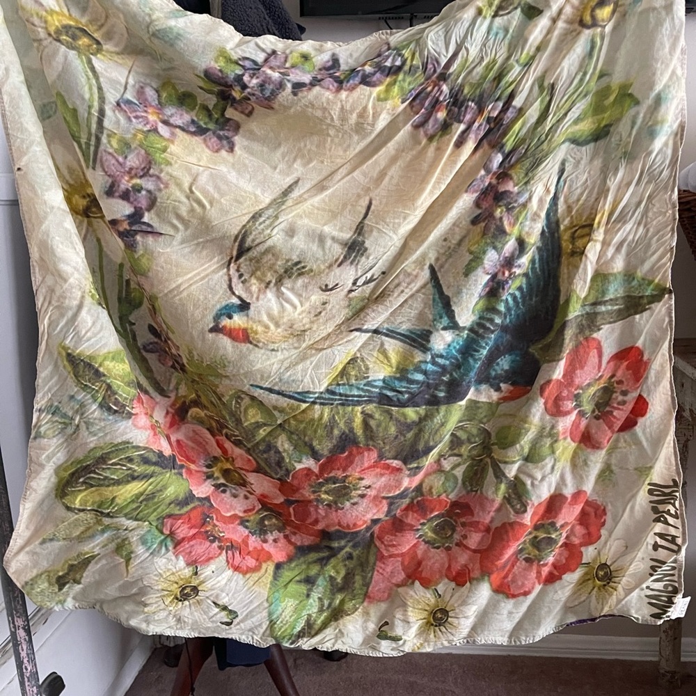 Magnolia pearl scarf